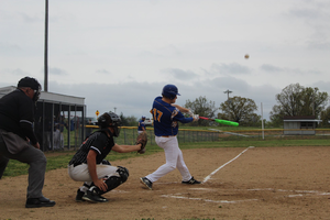 Pirates Snap Skid with Win Over Richland